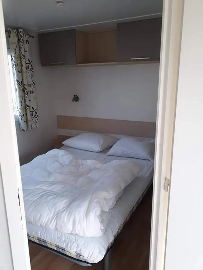 Luxueuze Stacaravan In Bredene Met Eigen Terras En Tuintje Chalet