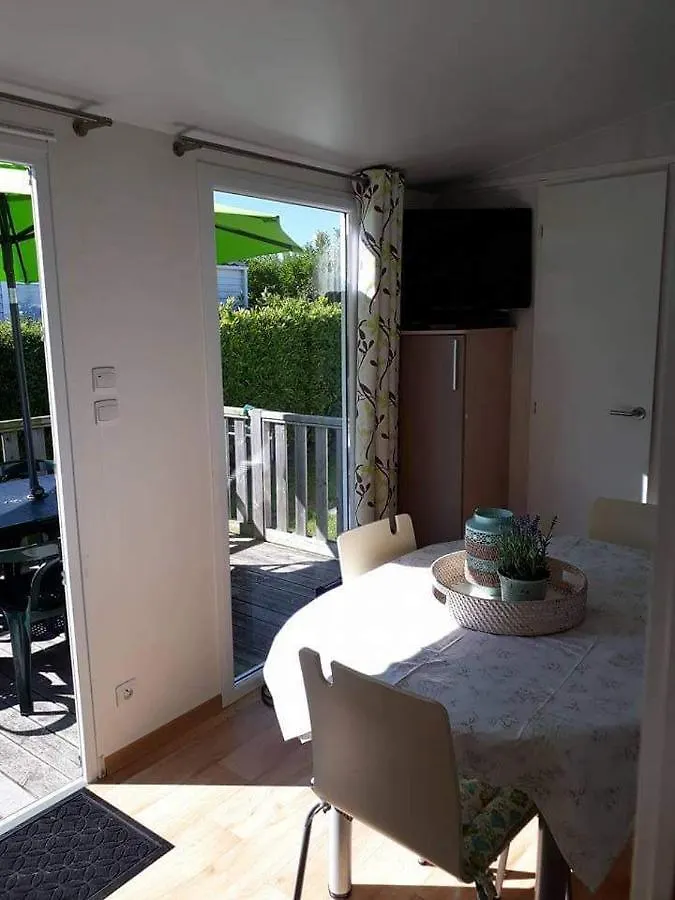 Luxueuze Stacaravan In Bredene Met Eigen Terras En Tuintje Chalet